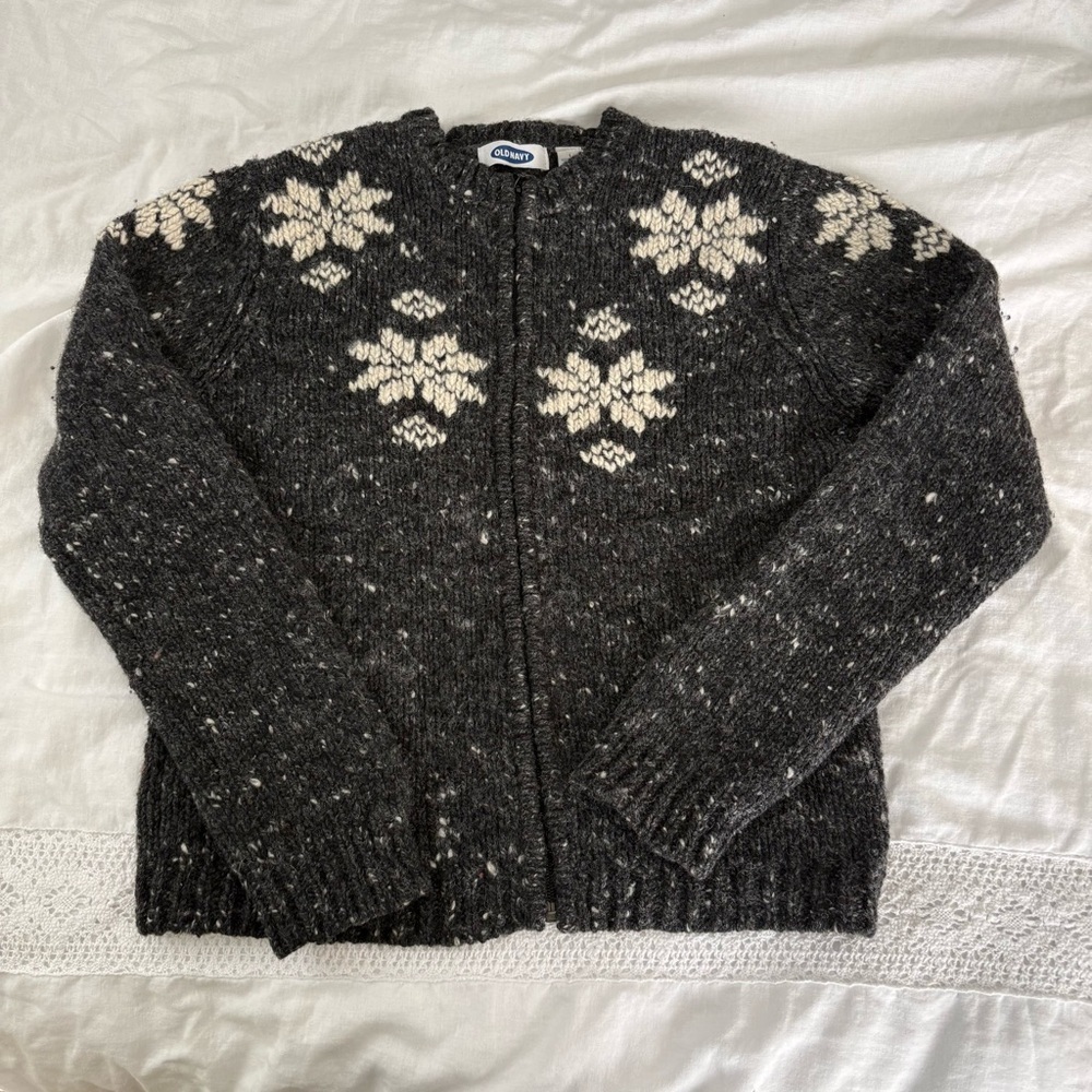 Old Navy LARGE Charcoal Gray Zipper Wool Sweater snowflake, cardigan white